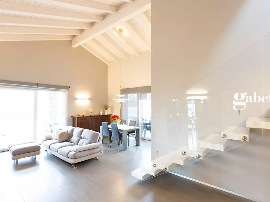 Immagine 4 di Villa in vendita  in Via Cappelletta 35/D a Sulbiate