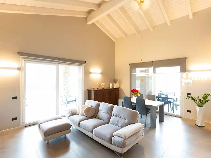 Immagine 5 di Villa in vendita  in Via Cappelletta 35/D a Sulbiate