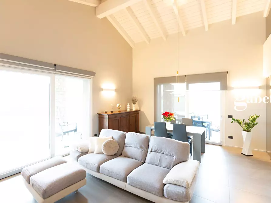 Immagine 6 di Villa in vendita  in Via Cappelletta 35/D a Sulbiate