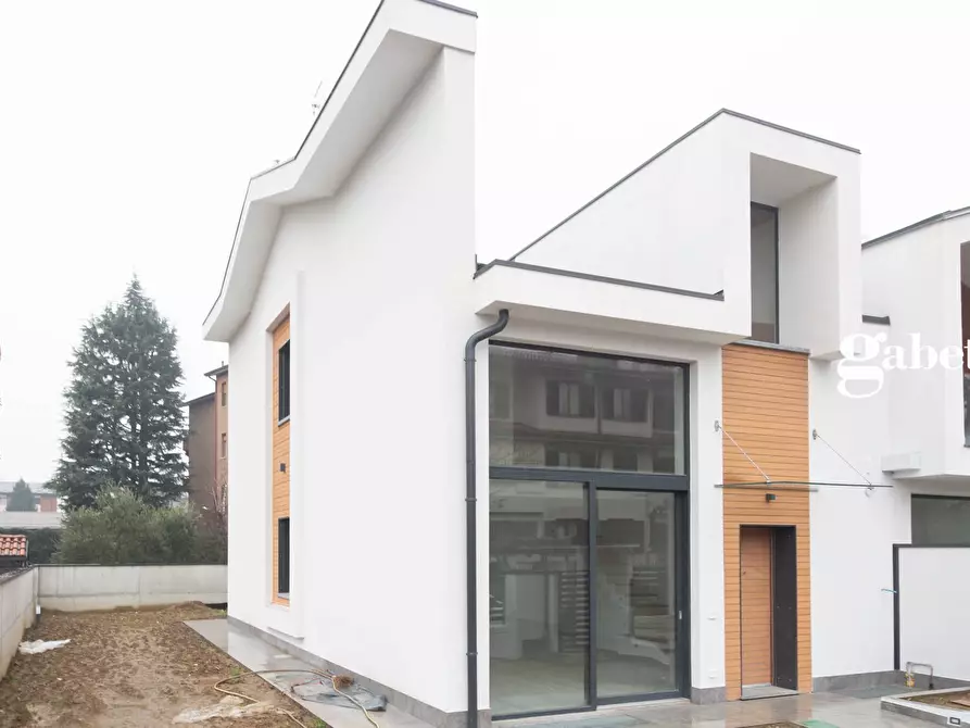 Immagine 3 di Villa in vendita  in Via fratelli Bandiera snc a Vimercate