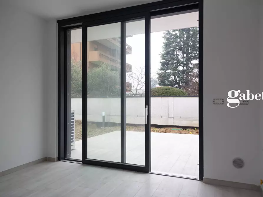 Immagine 7 di Villa in vendita  in Via fratelli Bandiera snc a Vimercate