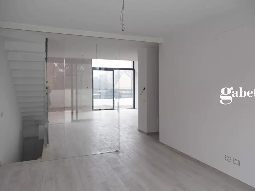 Immagine 8 di Villa in vendita  in Via fratelli Bandiera snc a Vimercate