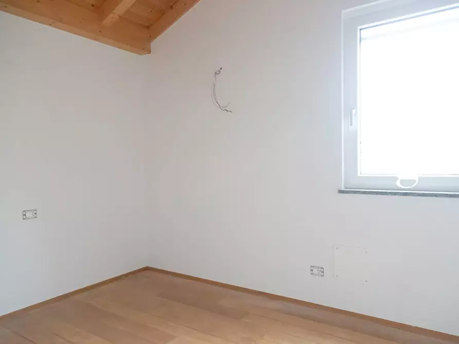 Immagine 29 di Villa in vendita  in Via fratelli Bandiera snc a Vimercate