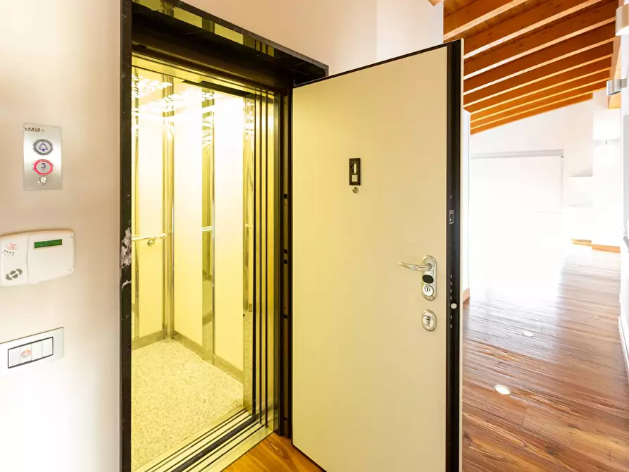 Immagine 10 di Attico in vendita  in Via Carlo Porta 9 a Robbiate