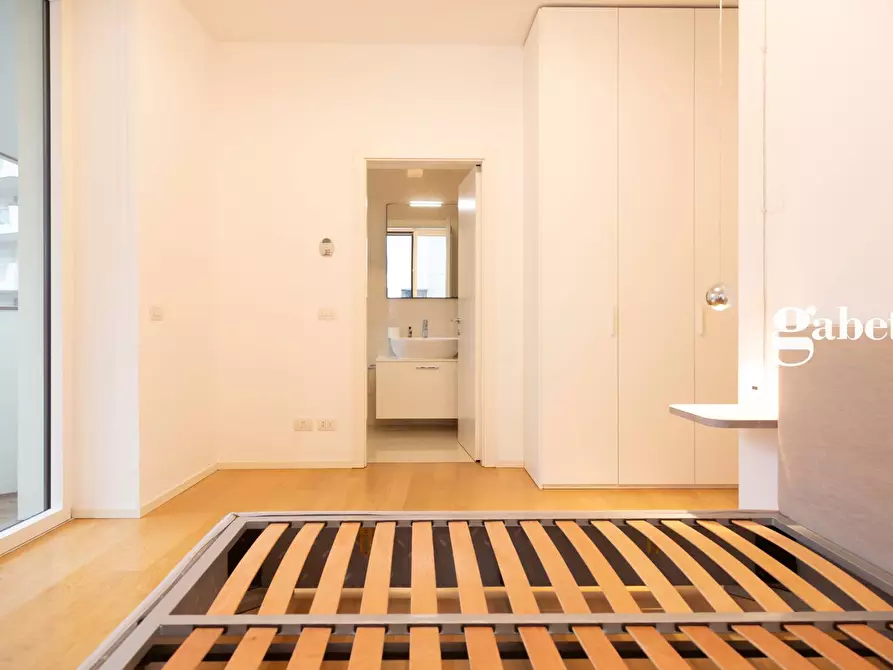 Immagine 30 di Appartamento in vendita  in Via Spinola 8 a Milano