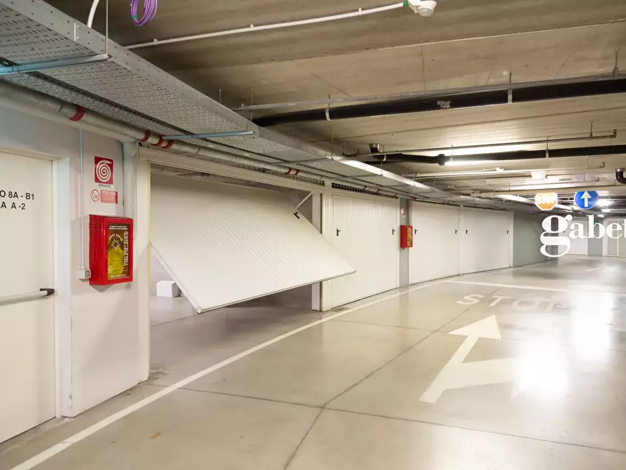 Immagine 47 di Appartamento in vendita  in Via Spinola 8 a Milano