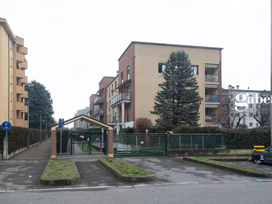 Immagine 2 di Appartamento in vendita  in Via Michele Robecchi 8 a Muggiò