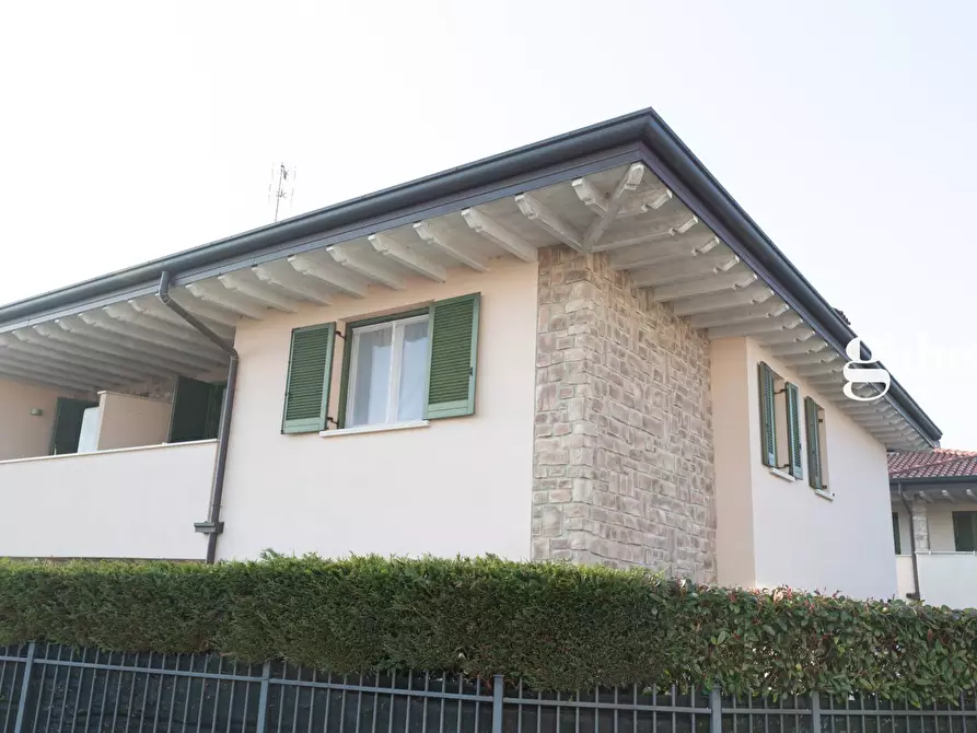 Immagine 4 di Attico in vendita  in VIA ISONZO a Lomagna