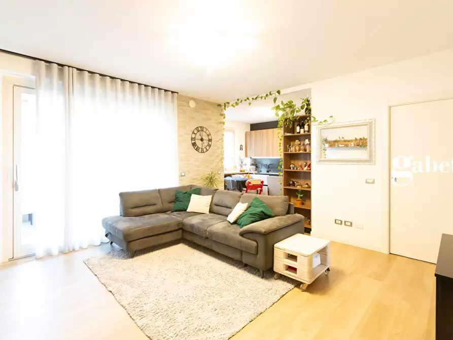 Immagine 9 di Attico in vendita  in VIA ISONZO a Lomagna