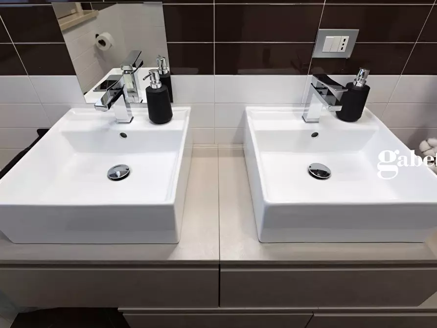 Immagine 31 di Attico in vendita  in VIA ISONZO a Lomagna