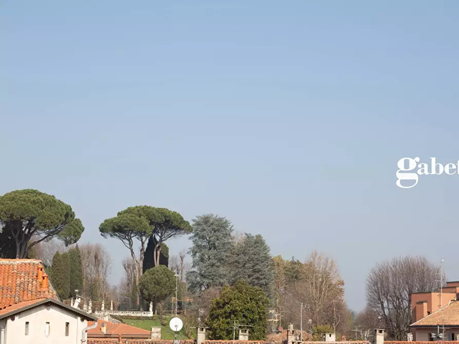 Immagine 37 di Attico in vendita  in Via Isonzo 6 a Arcore