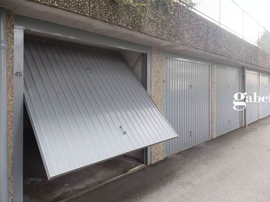 Immagine 48 di Appartamento in vendita  in Via Mazzini 2 a Barzanò