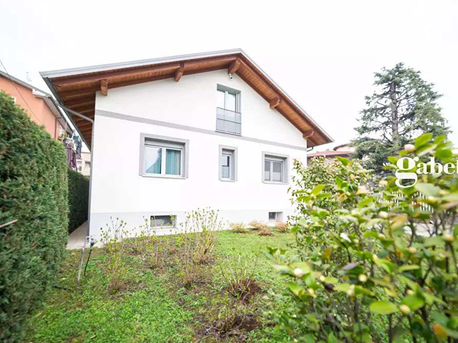 Immagine 4 di Villa in vendita  in Via Fratelli Cernuschi 2/bis a Merate