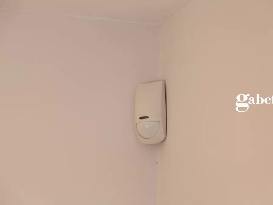 Immagine 35 di Appartamento in vendita  in Via Edomondo De Amicis 15 a Mariano Comense
