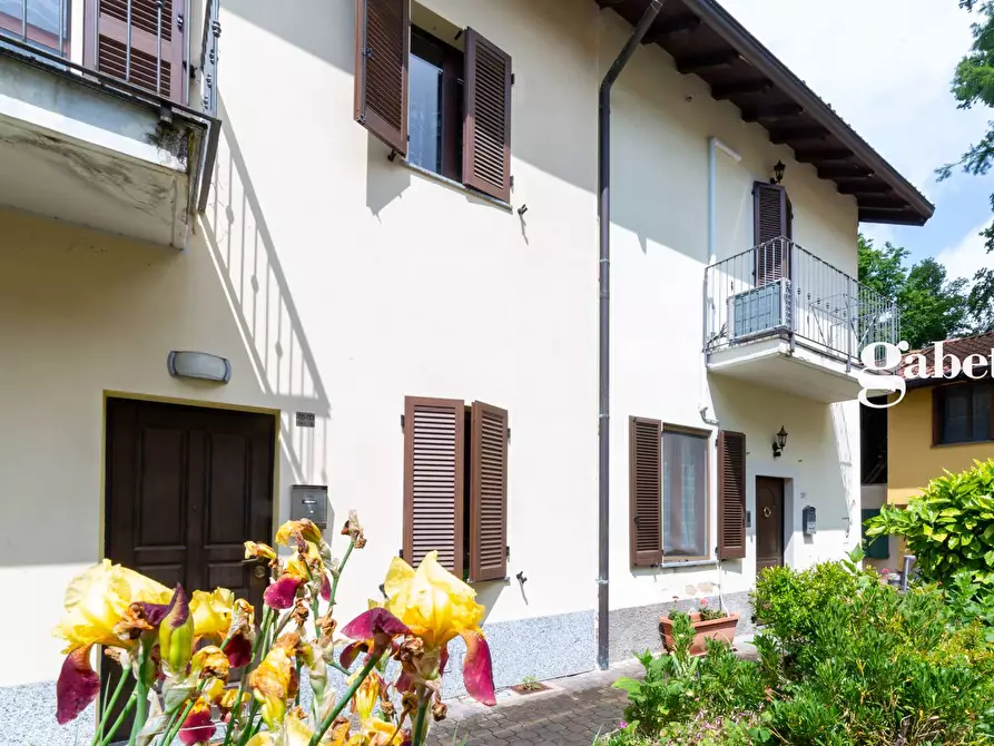 Immagine 1 di Casa indipendente in vendita  in Via Sant'Ambrogio 25/E a Merate