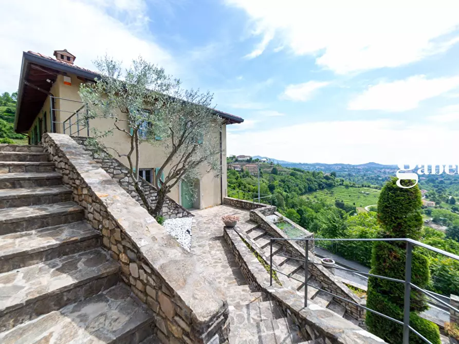 Immagine 9 di Casa indipendente in vendita  in Via Belvedere 37 a Montevecchia