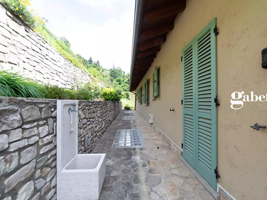 Immagine 13 di Casa indipendente in vendita  in Via Belvedere 37 a Montevecchia