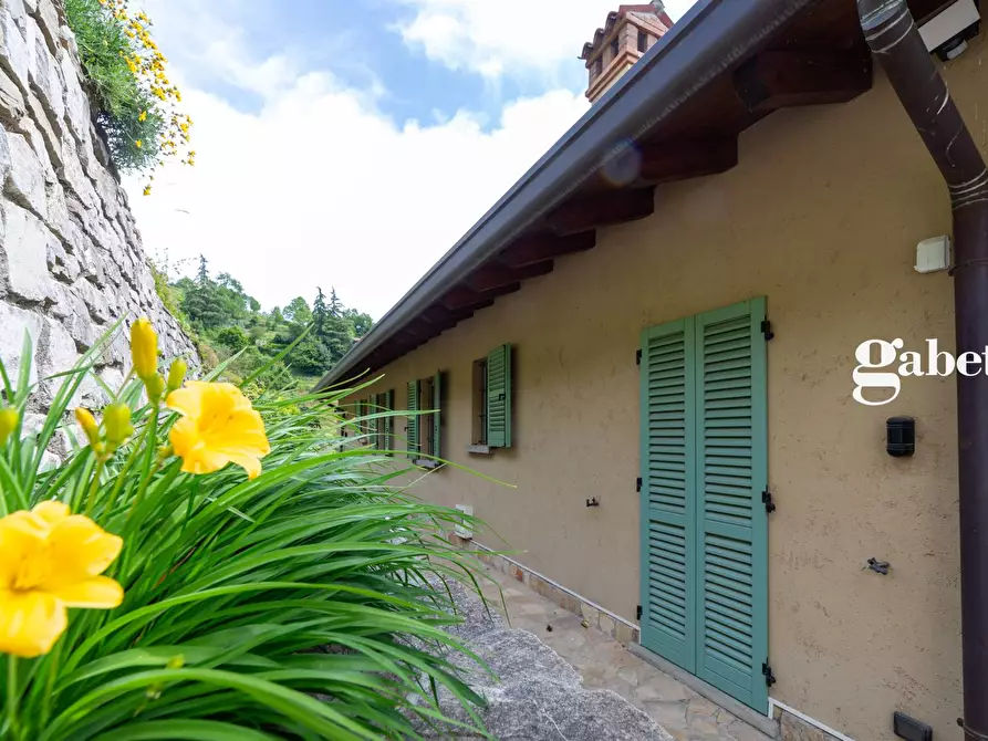 Immagine 15 di Casa indipendente in vendita  in Via Belvedere 37 a Montevecchia