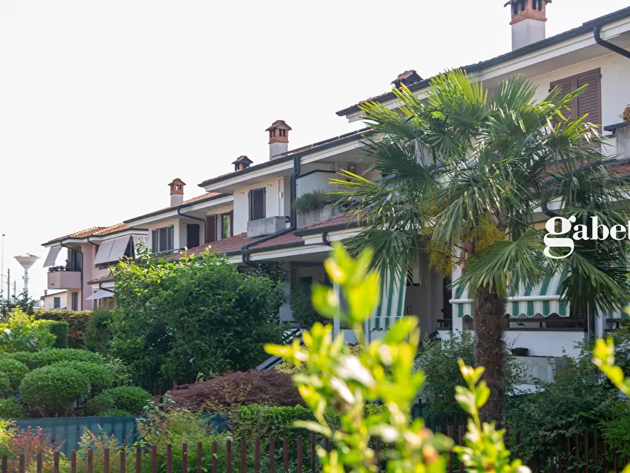 Immagine 1 di Villetta a schiera in vendita  in Via Donizetti 17 a Ronco Briantino