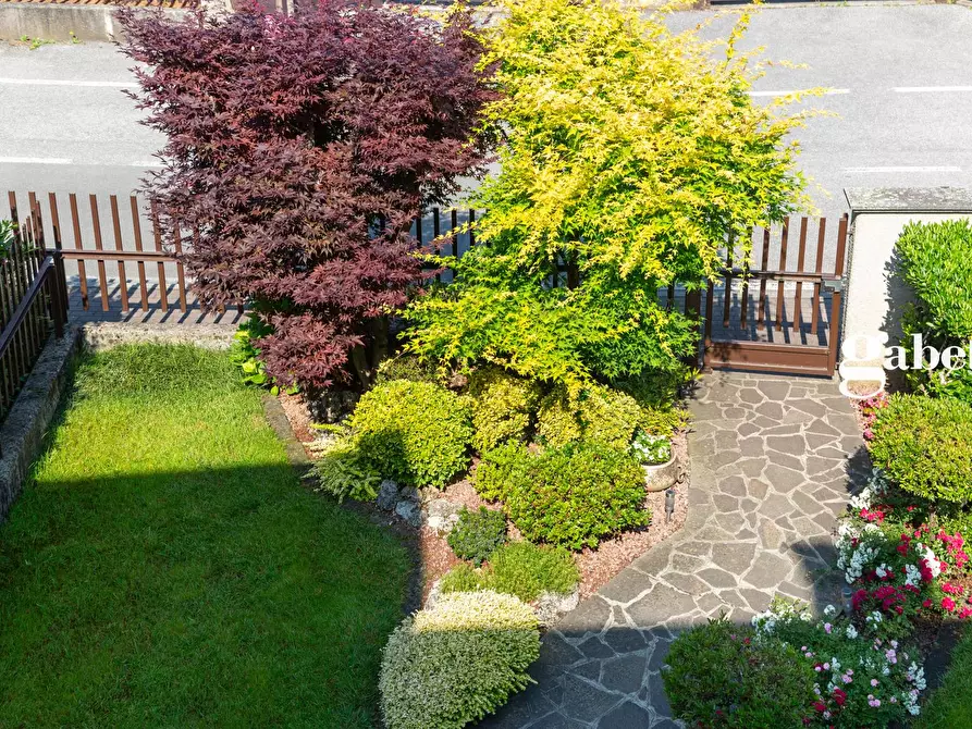 Immagine 44 di Villetta a schiera in vendita  in Via Donizetti 17 a Ronco Briantino