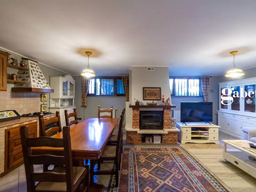 Immagine 49 di Villetta a schiera in vendita  in Via Donizetti 17 a Ronco Briantino
