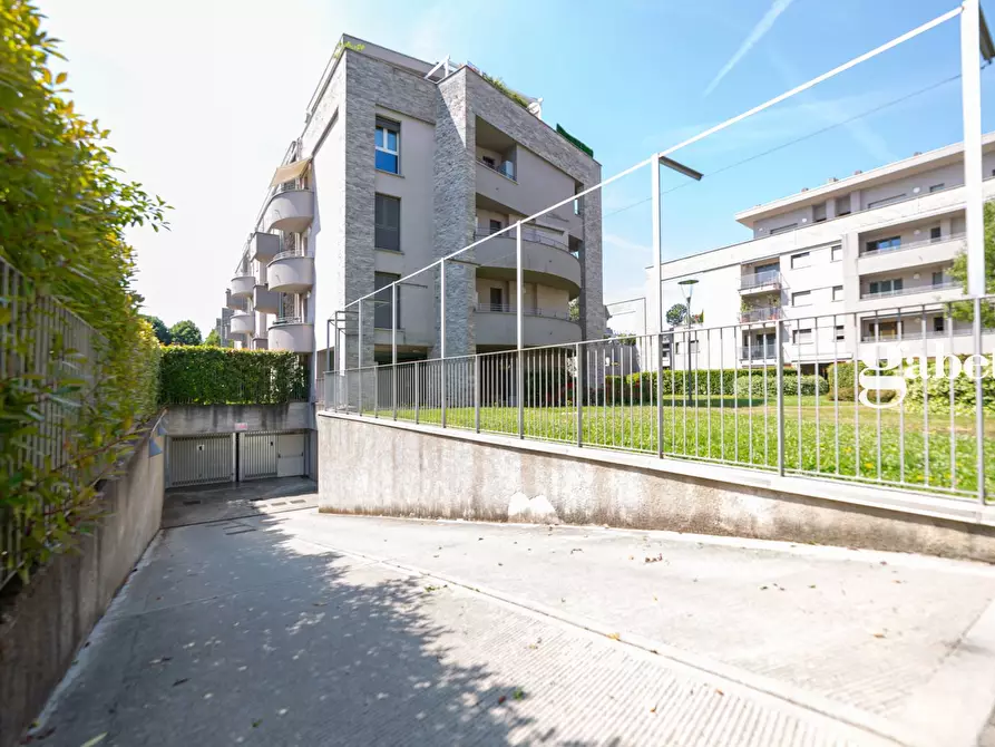 Immagine 3 di Box auto in vendita  in Via Montegrappa 2 a Varedo