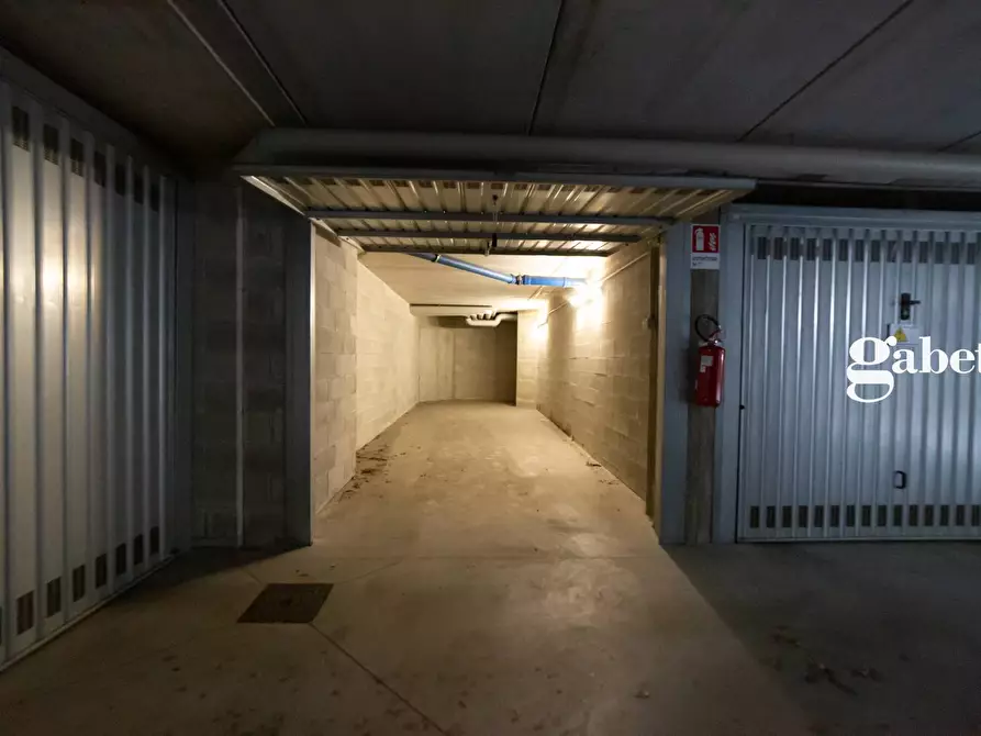 Immagine 12 di Box auto in vendita  in Via Montegrappa 2 a Varedo