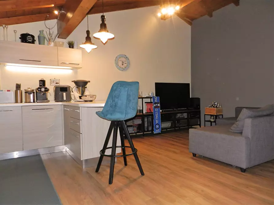 Immagine 4 di Appartamento in vendita  1967 a Lucca