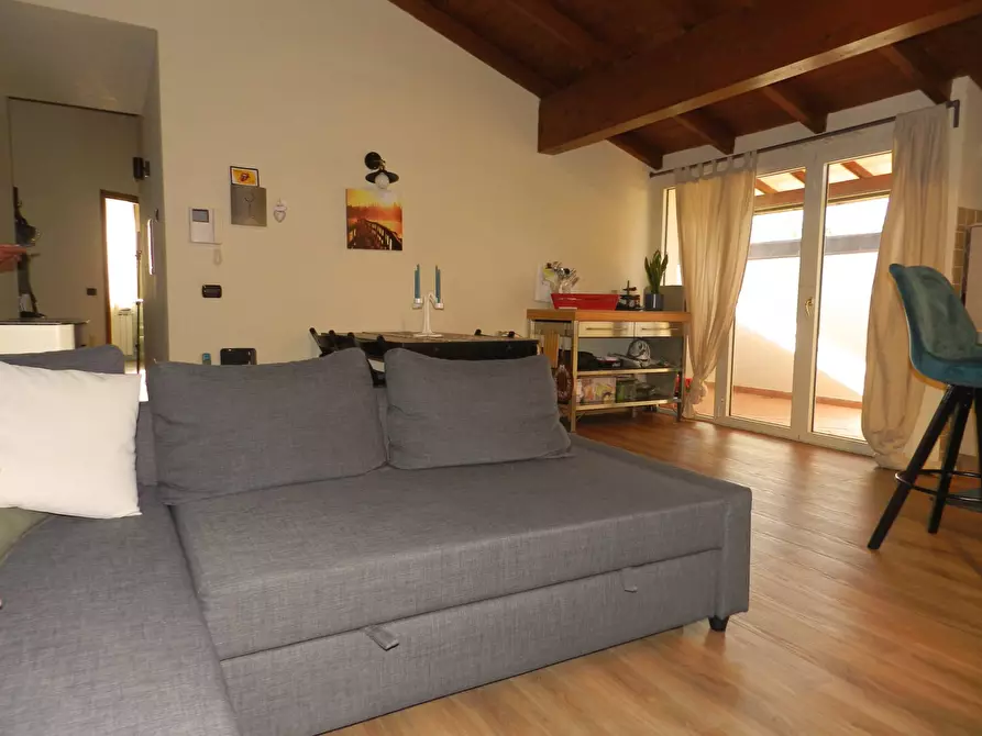 Immagine 6 di Appartamento in vendita  1967 a Lucca