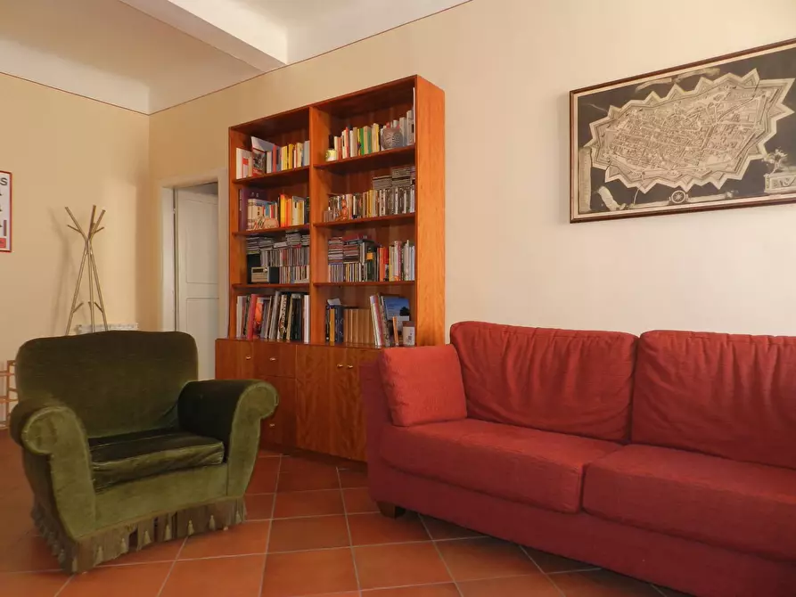 Immagine 5 di Appartamento in vendita  9 a Lucca