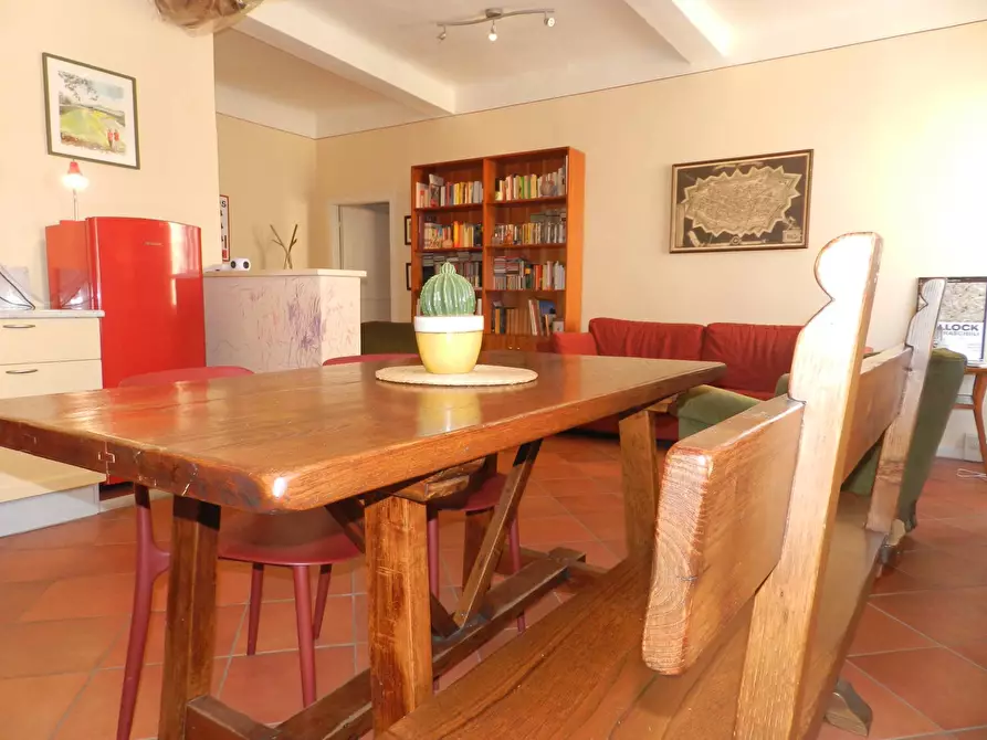 Immagine 7 di Appartamento in vendita  9 a Lucca