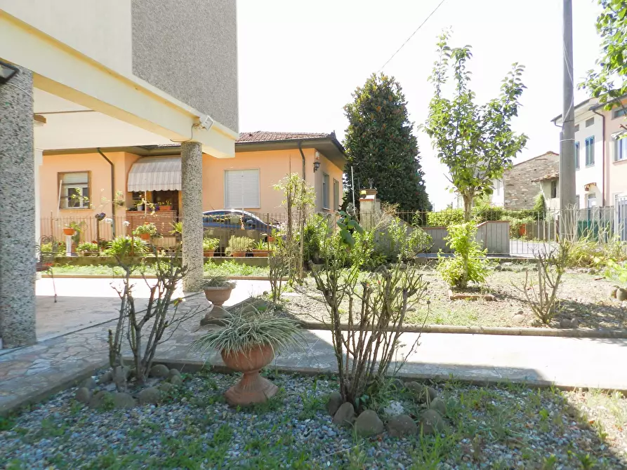 Immagine 48 di Casa semindipendente in vendita  3136 a Lucca