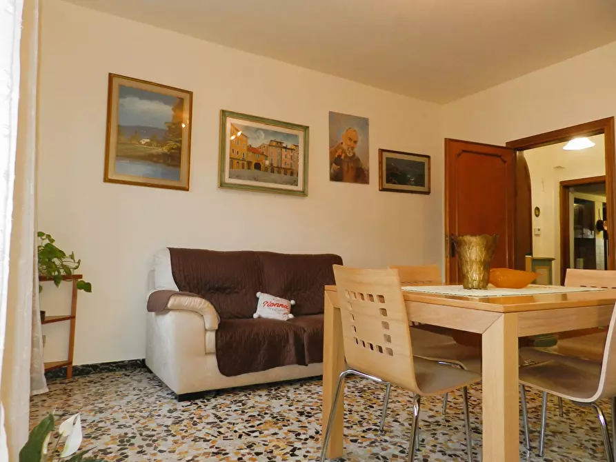 Immagine 14 di Rustico / casale in vendita  a Lucca