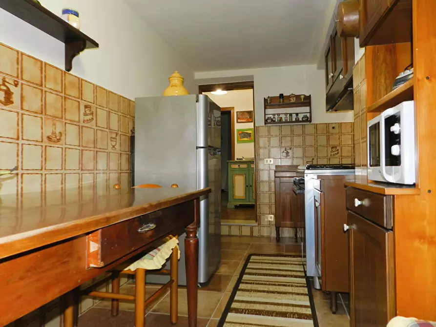 Immagine 23 di Rustico / casale in vendita  a Lucca