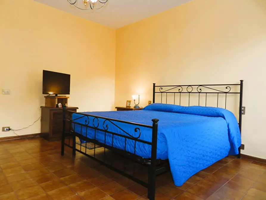 Immagine 29 di Rustico / casale in vendita  a Lucca