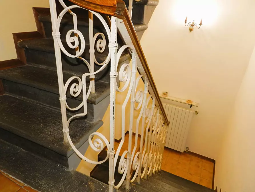 Immagine 42 di Rustico / casale in vendita  a Lucca