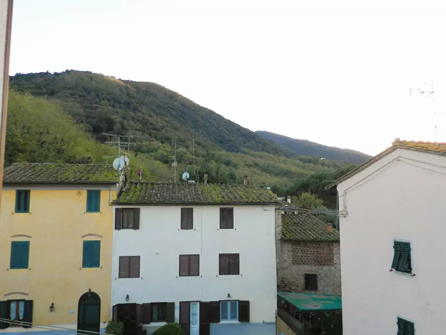 Immagine 45 di Rustico / casale in vendita  a Lucca