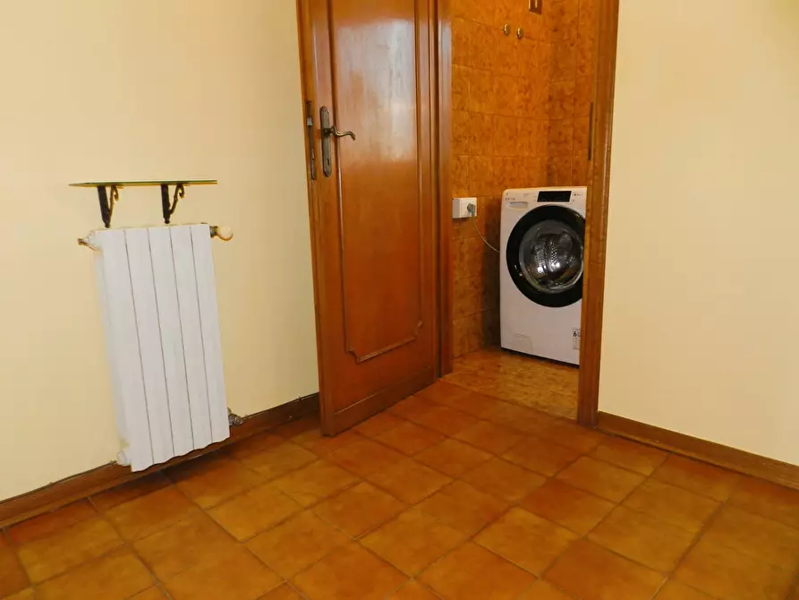 Immagine 53 di Rustico / casale in vendita  a Lucca