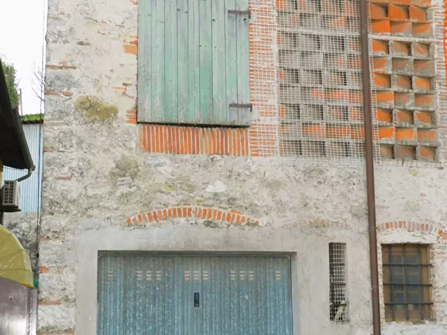 Immagine 63 di Rustico / casale in vendita  a Lucca