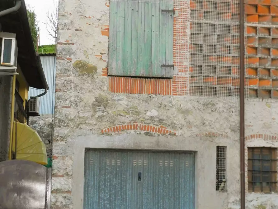 Immagine 64 di Rustico / casale in vendita  a Lucca