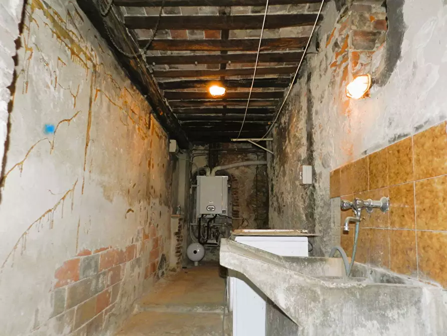 Immagine 66 di Rustico / casale in vendita  a Lucca