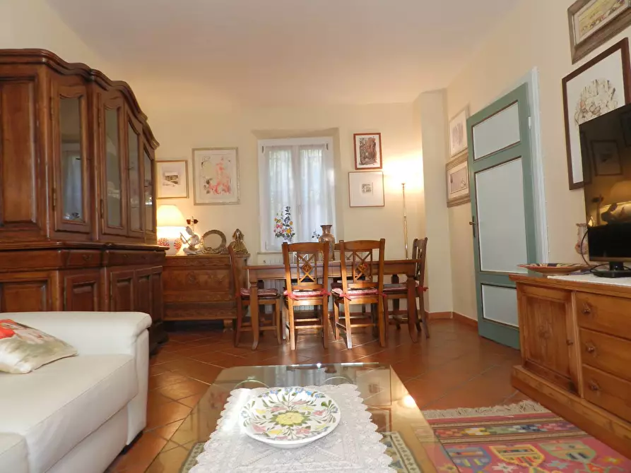 Immagine 3 di Casa semindipendente in vendita  a Lucca
