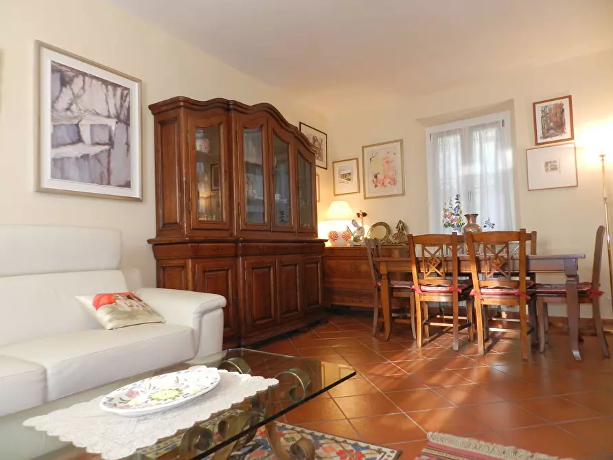Immagine 4 di Casa semindipendente in vendita  a Lucca