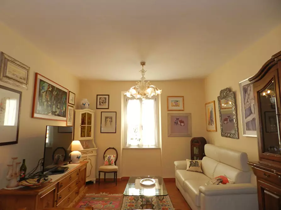 Immagine 6 di Casa semindipendente in vendita  a Lucca