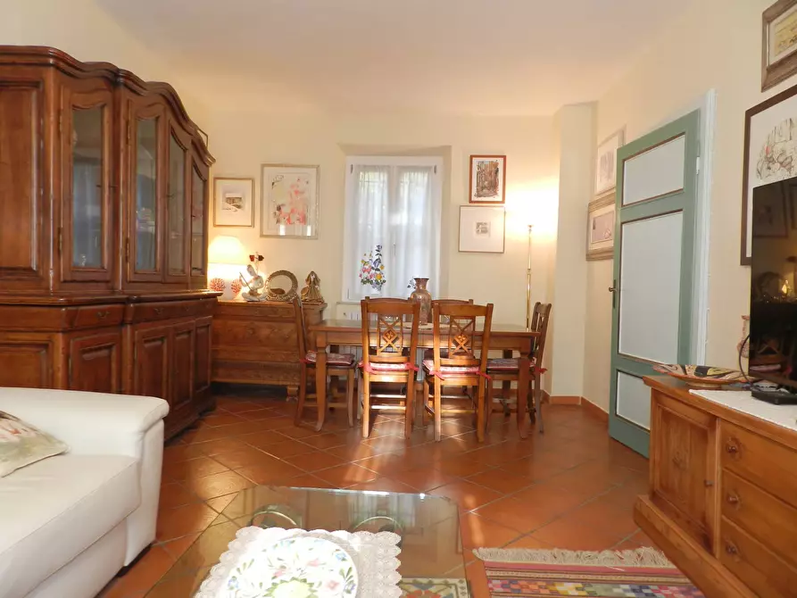 Immagine 9 di Casa semindipendente in vendita  a Lucca