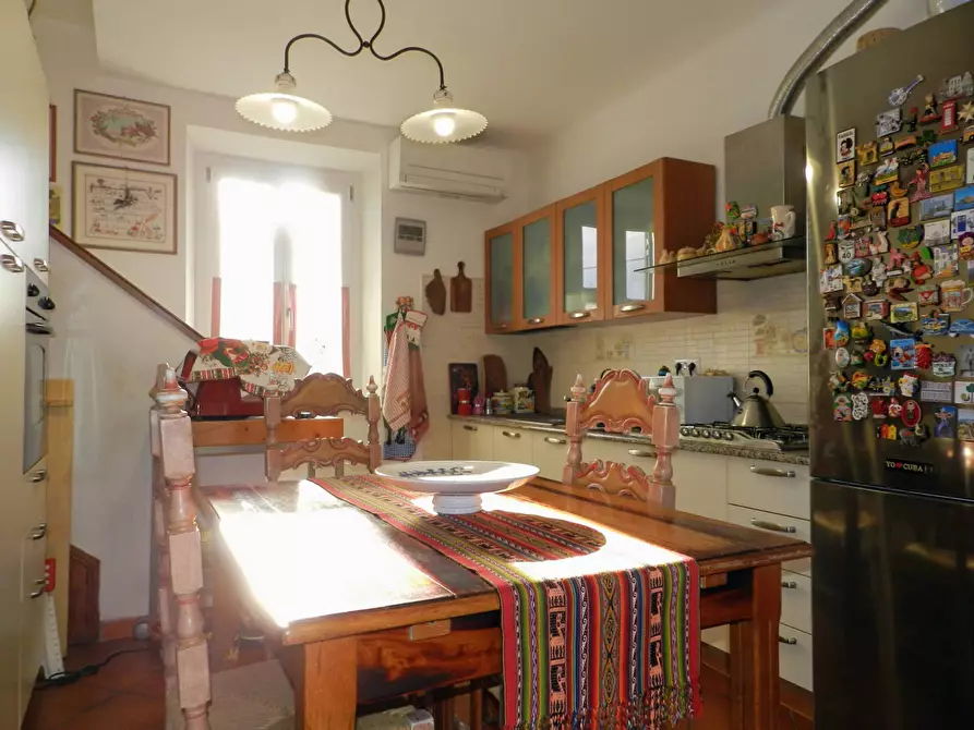 Immagine 17 di Casa semindipendente in vendita  a Lucca