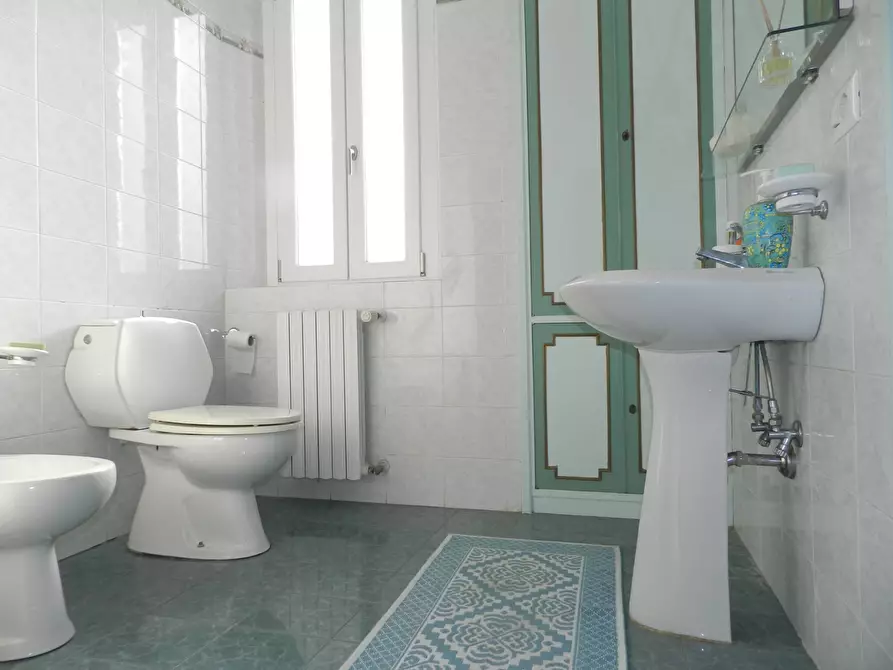 Immagine 30 di Casa semindipendente in vendita  a Lucca