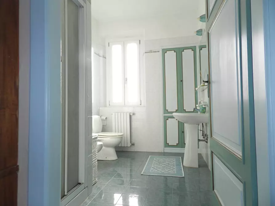 Immagine 31 di Casa semindipendente in vendita  a Lucca