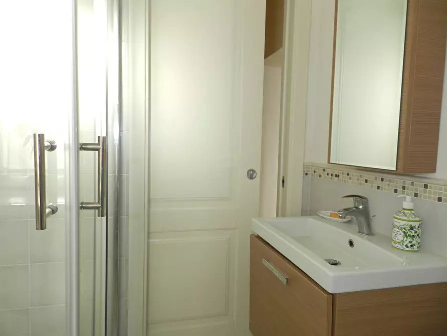 Immagine 33 di Casa semindipendente in vendita  a Lucca