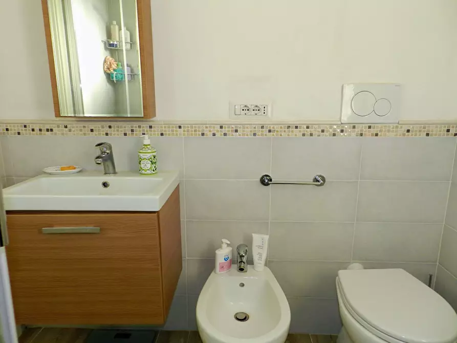 Immagine 34 di Casa semindipendente in vendita  a Lucca